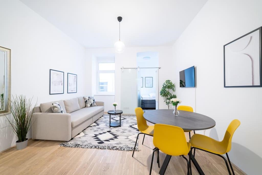 Beautiful In Vienna's Heart 1b Apartment
