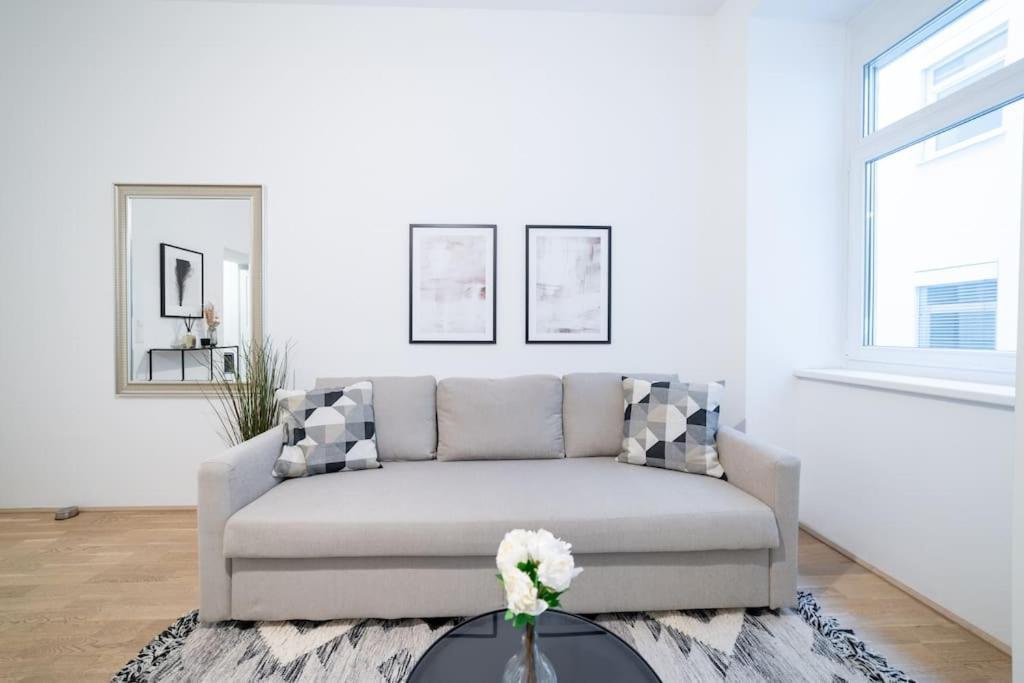 Beautiful In Vienna's Heart 1b Apartment *